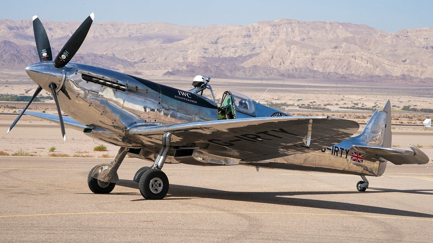 iwc万国表"银翼喷火战斗机之最长的飞行":结束沙漠之旅重返欧洲