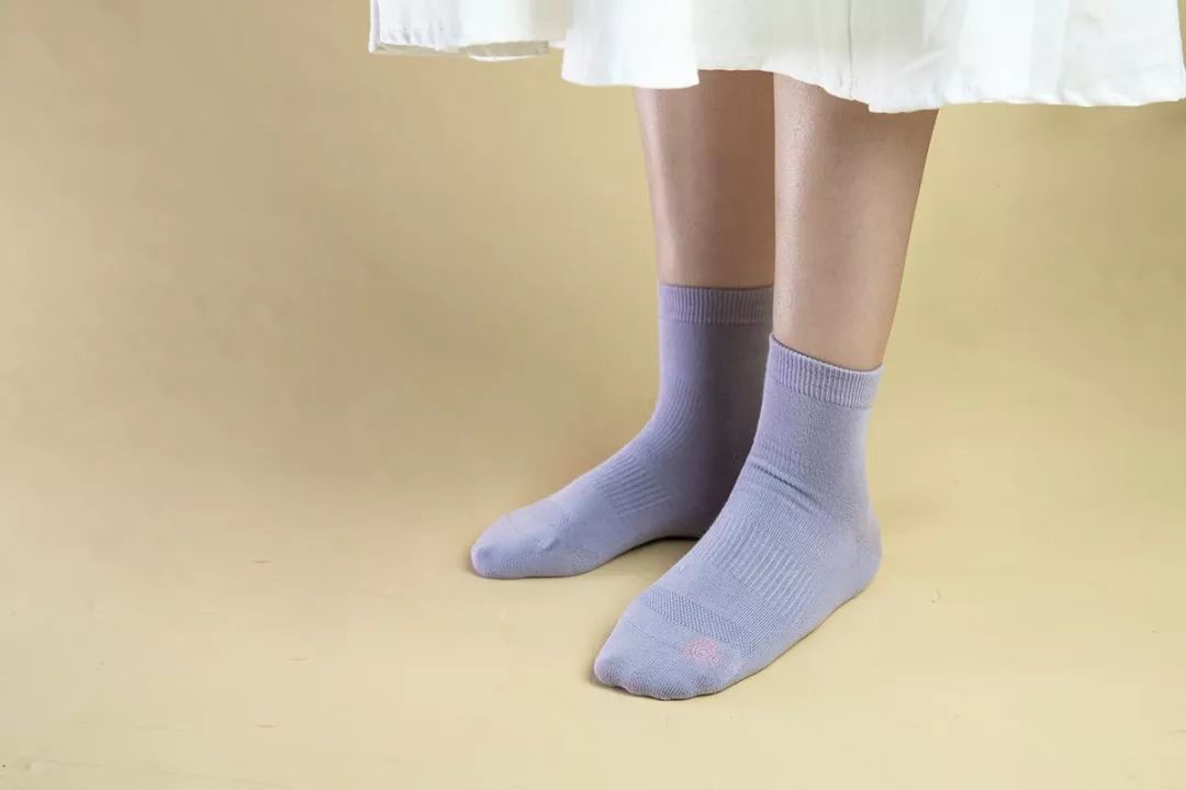 一脱鞋全世界都是你的味道穿上这双袜子终于可以骄傲的闻自己的脚了