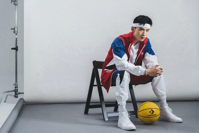 匡威宣布白敬亭为亚太区品牌代言人_brown