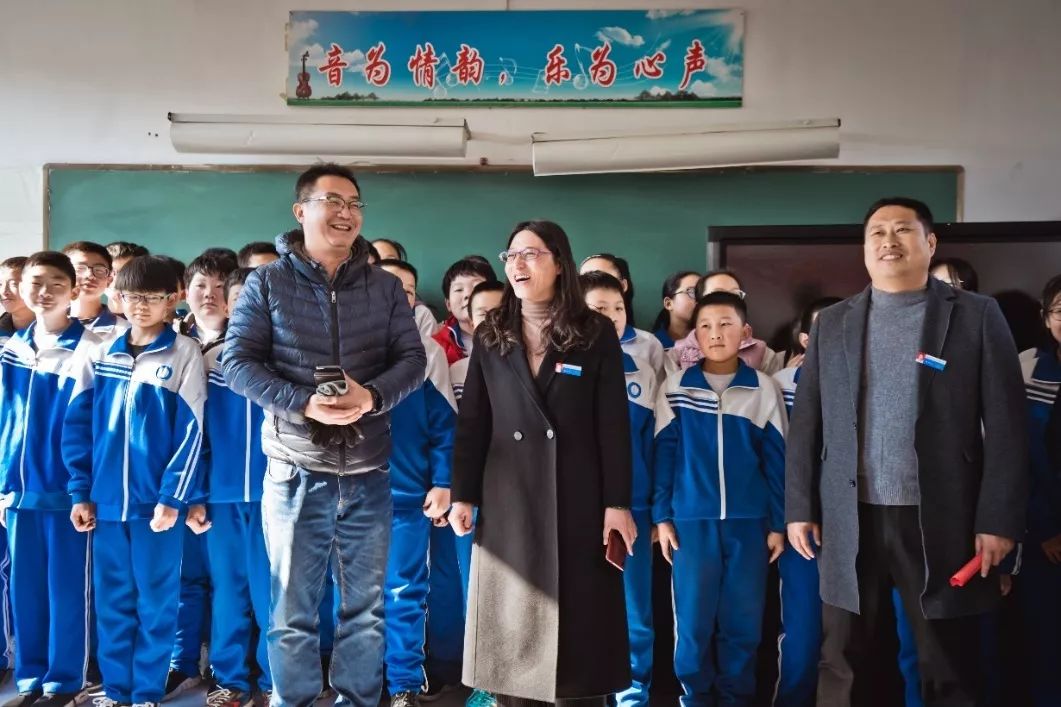 南岚中学姜校长和二实验田校长分别向同学们表达了对本次艺术交流活动