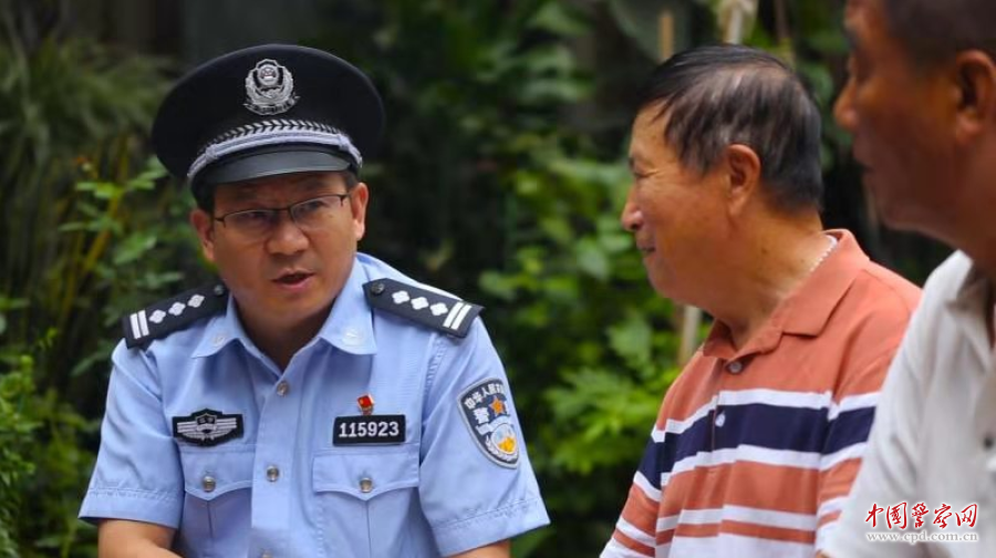 沈阳公安局和平分局中华派出所副所长张登林: 把群众当亲人 将社区