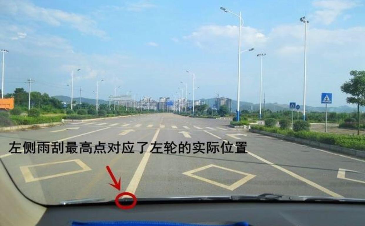 汽车窄路会车过限宽墩如何判断能否通过学会它没车感也不怕