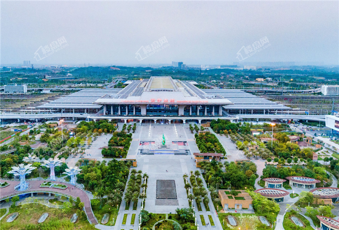 而南宁东站作为广西建设体量最大,旅客运输能力最强,现代化程度最高的