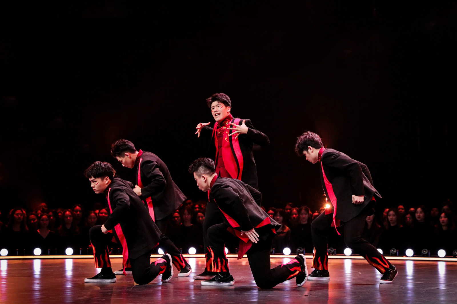 《舞蹈风暴》街舞碰撞神话人物哪吒 hizam用身体还原风火轮