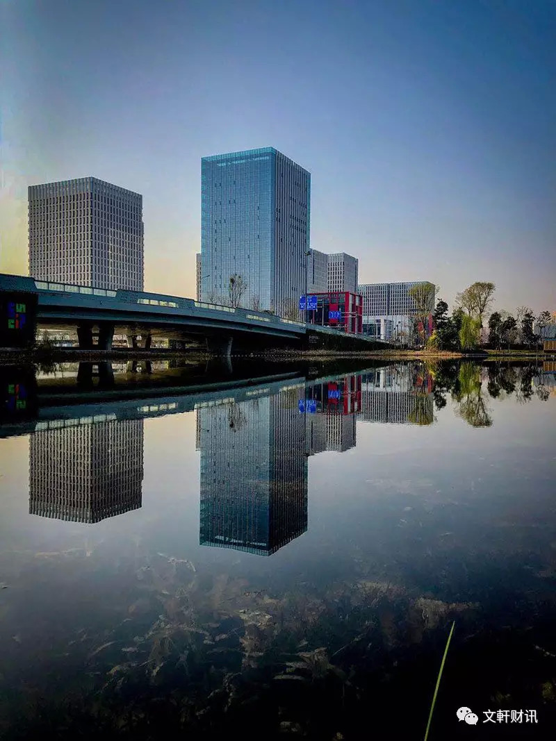 文轩财经丨成都新川的鱼尾狮何时喷水