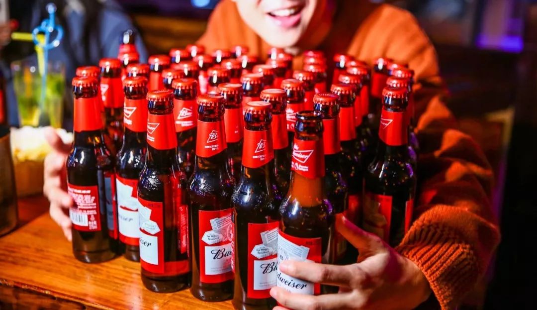 敲黑板!再来复习一遍!12月6日-12月22日晚上22:00前百威啤酒全场畅饮!