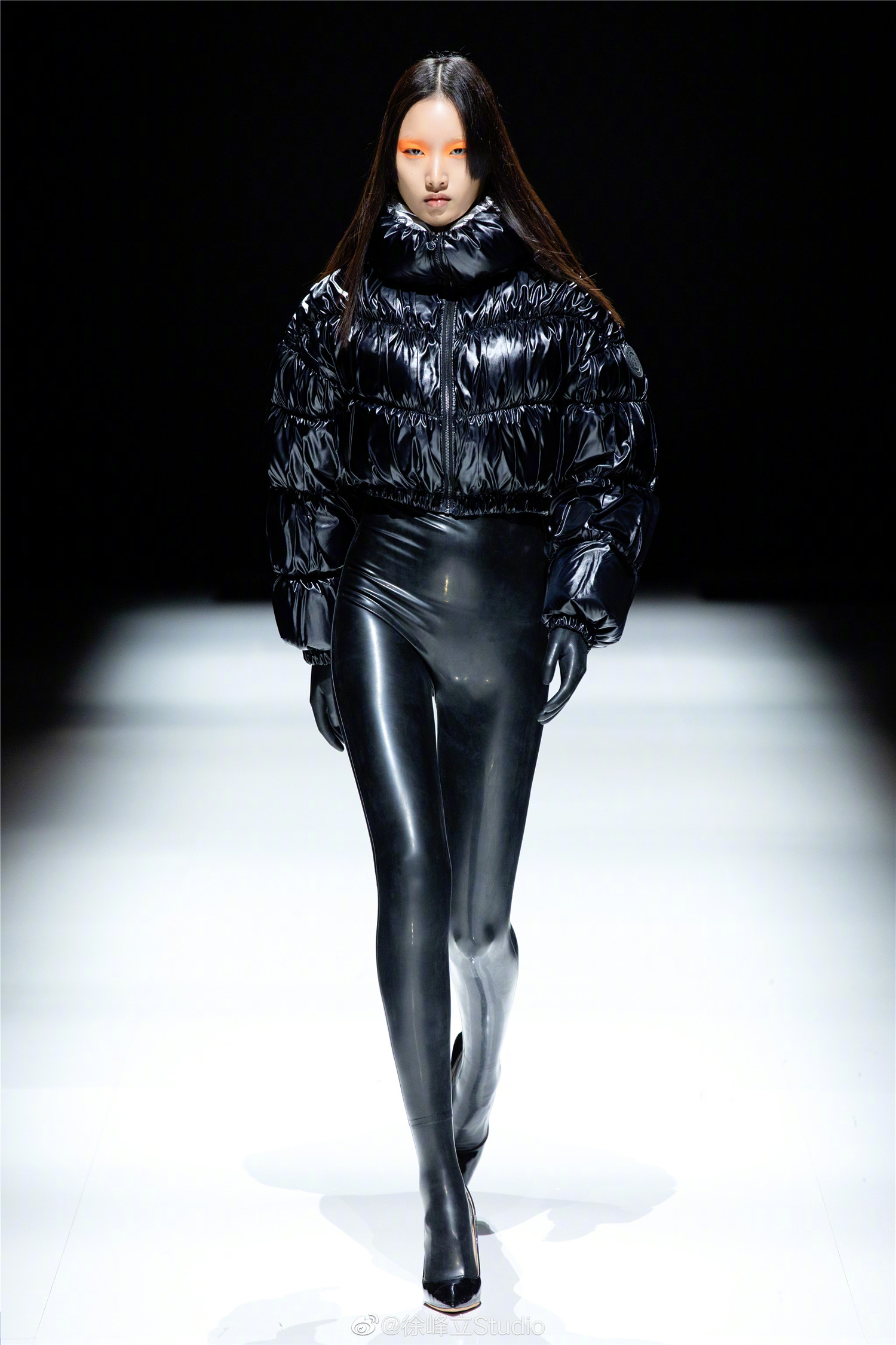 高缇耶 x 波司登,万众瞩目联名大秀!