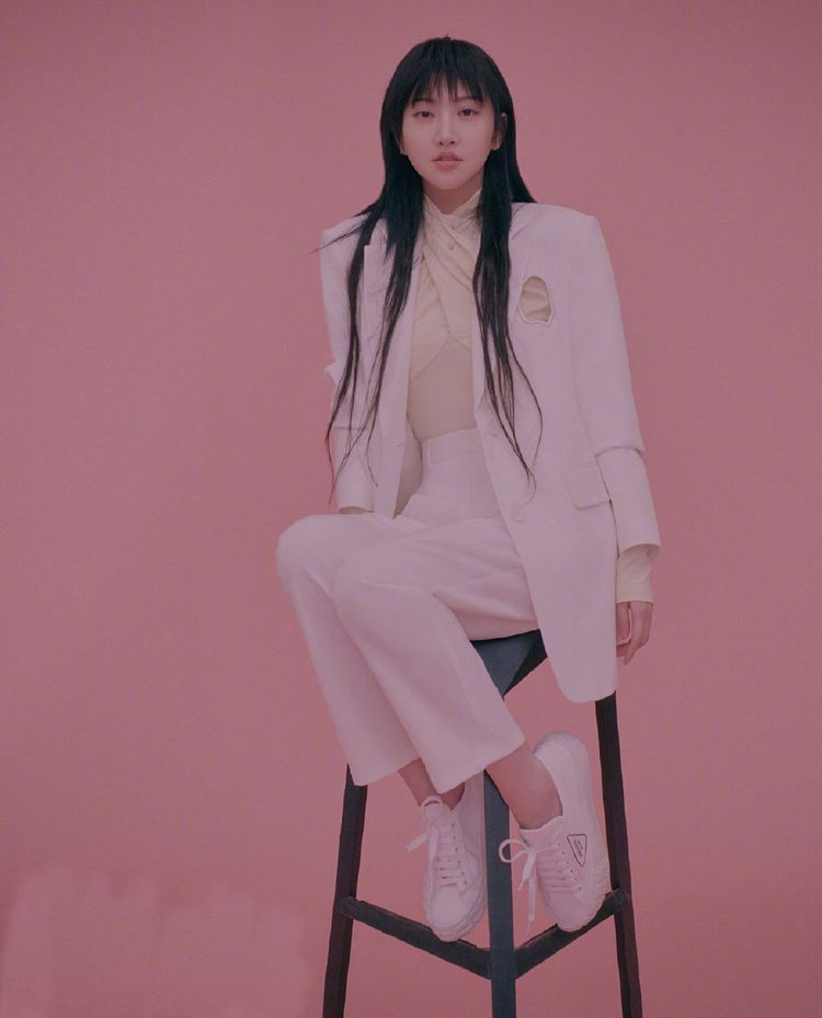 换了发型的景甜气质大变,网友:这个发型如换脸,颜值上升了一个档次