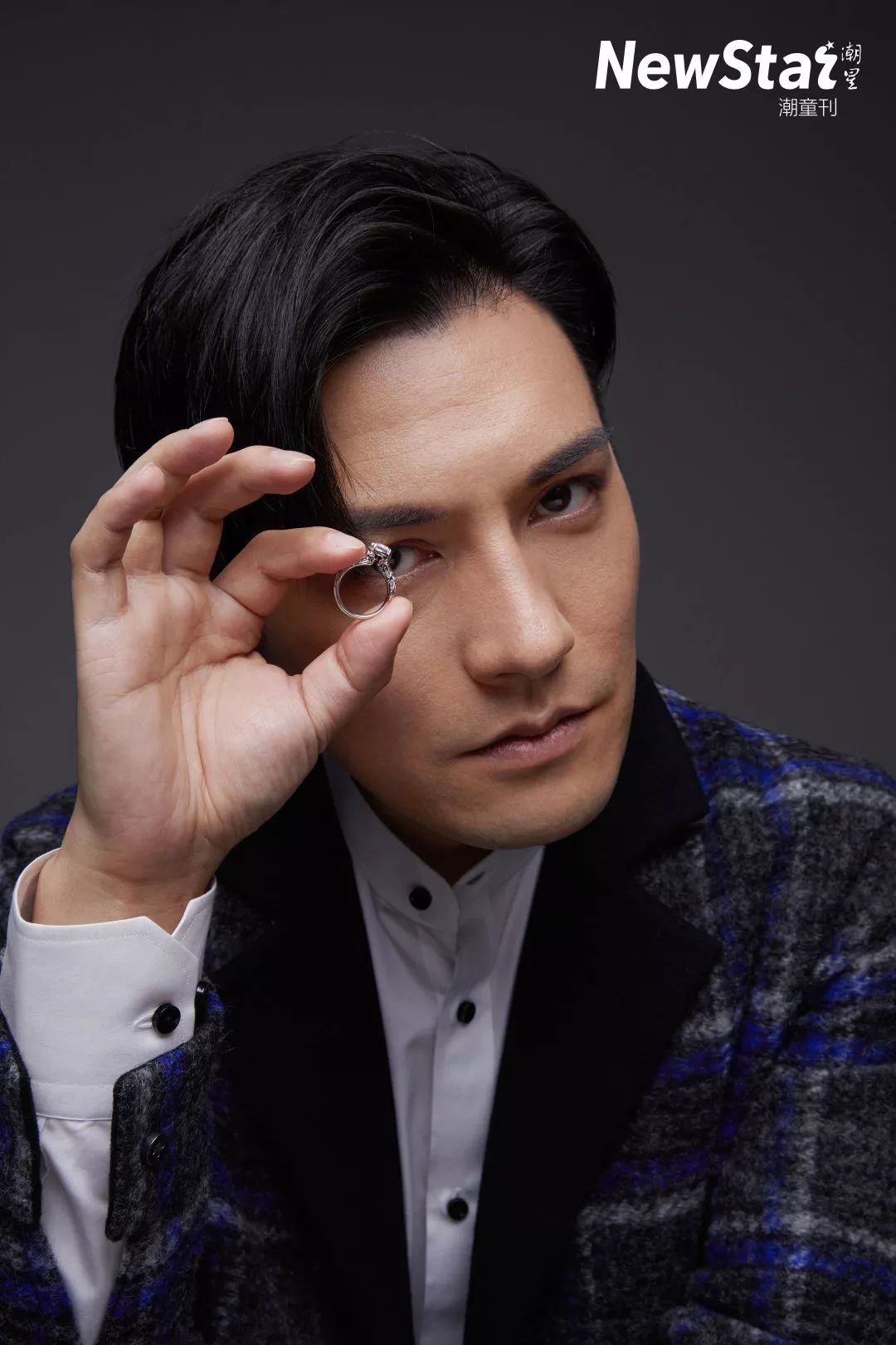 潮童严屹宽杜若溪保持谦卑与孩子共同成长