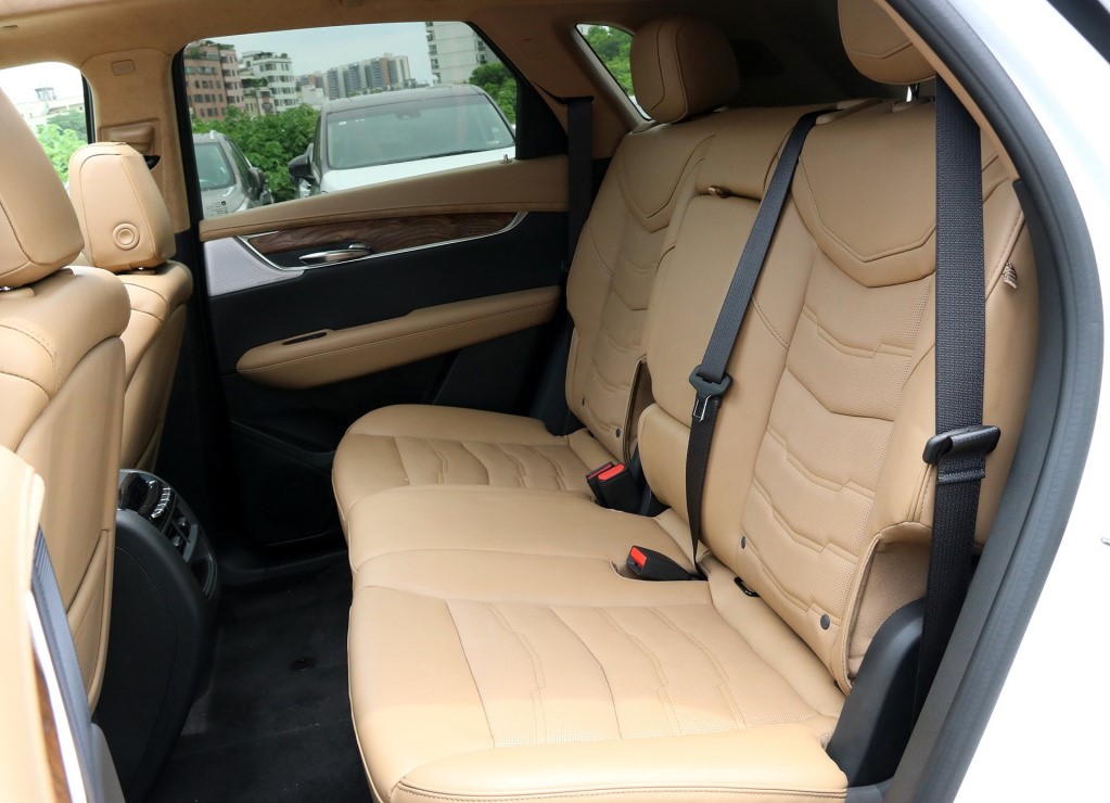中型豪华suv,优惠力度同样给力的奥迪q5l和凯迪拉克xt5该怎么选?