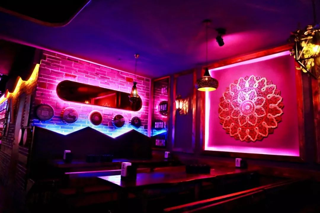 听混迹在南京的酒友说,遇到麦田小酒馆,可算真正明白什么叫:"想喝酒