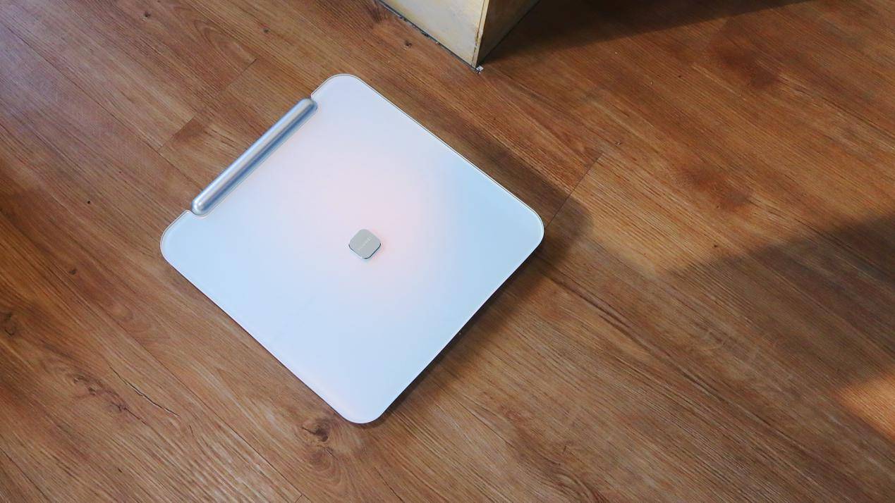 华为体脂秤2pro实测八电极全方位测量在家轻松测体脂