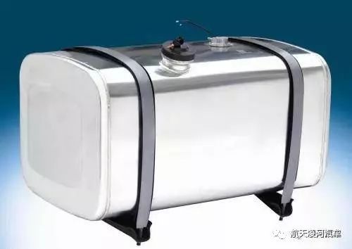 航天凌河汽车很多零部件采用铝合金材料,如铝合金轮辋,铝合金储气筒等