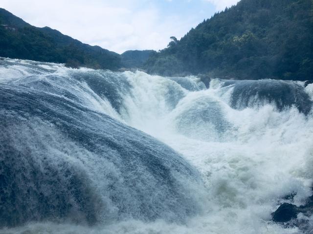 贵州黄果树瀑布的壮观,只有亲自体验,你才明白什么叫震撼!