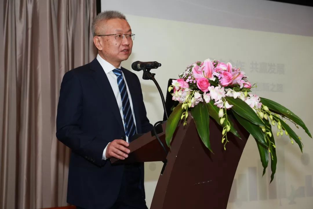主旨发言主持人生态环境部对外合作与交流中心室主任刘婷发表了致辞