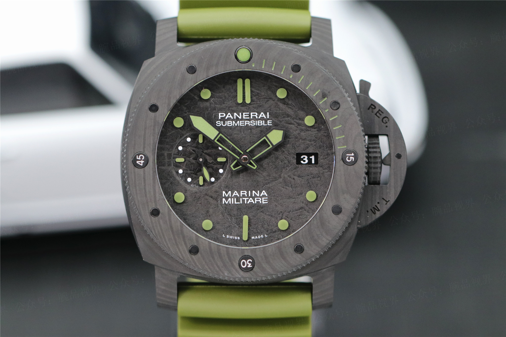 腕品视界硬朗帅气碳纤维沛纳海961