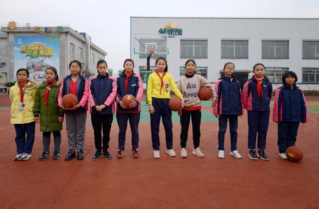 西坞中心小学称霸2019年宁波市奉化区小学生篮球四强赛