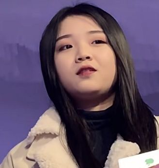 凭一个视频火爆全网的胖虎,被路人用原相机拍下,素颜让人失望