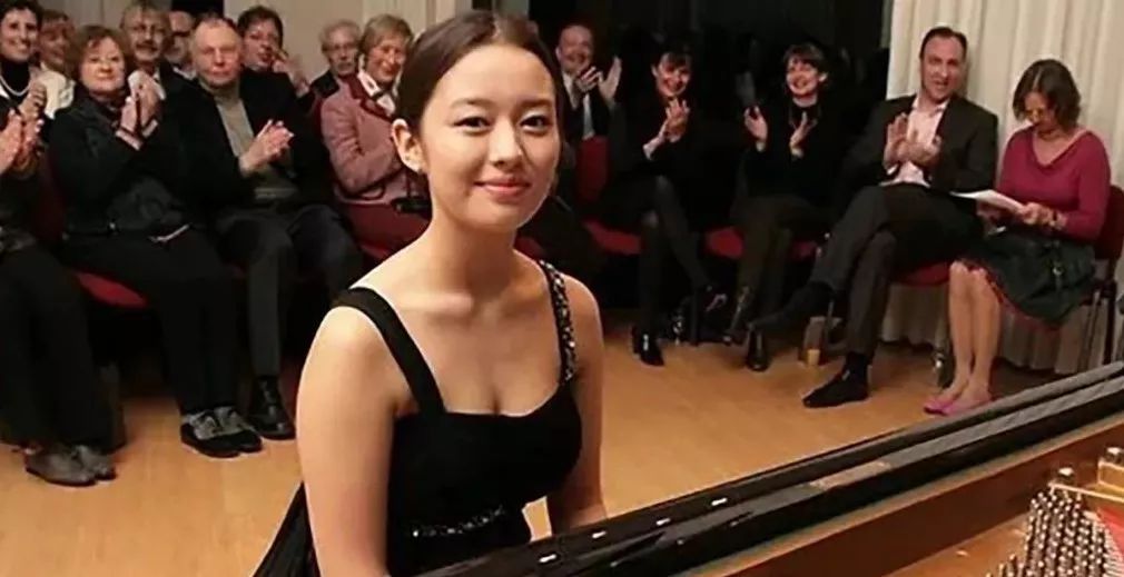 郎朗老婆吉娜私照曝光,全网酸了:"她根本不是什么仙女!