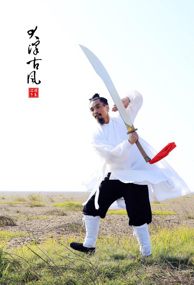 将动人的情景画进画中融入人间剑锋寂寞独闯江湖