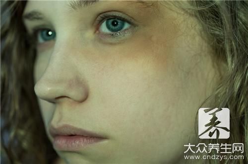 印堂发黑,真是大病征兆?注意:这个地方"发黑"才危险