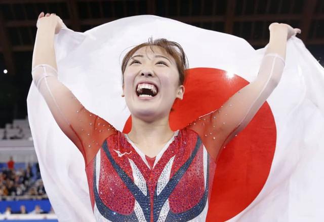 原创日本蹦床美女世锦赛夺金,颜值媲美何雯娜,狂言奥运继续阻击中国