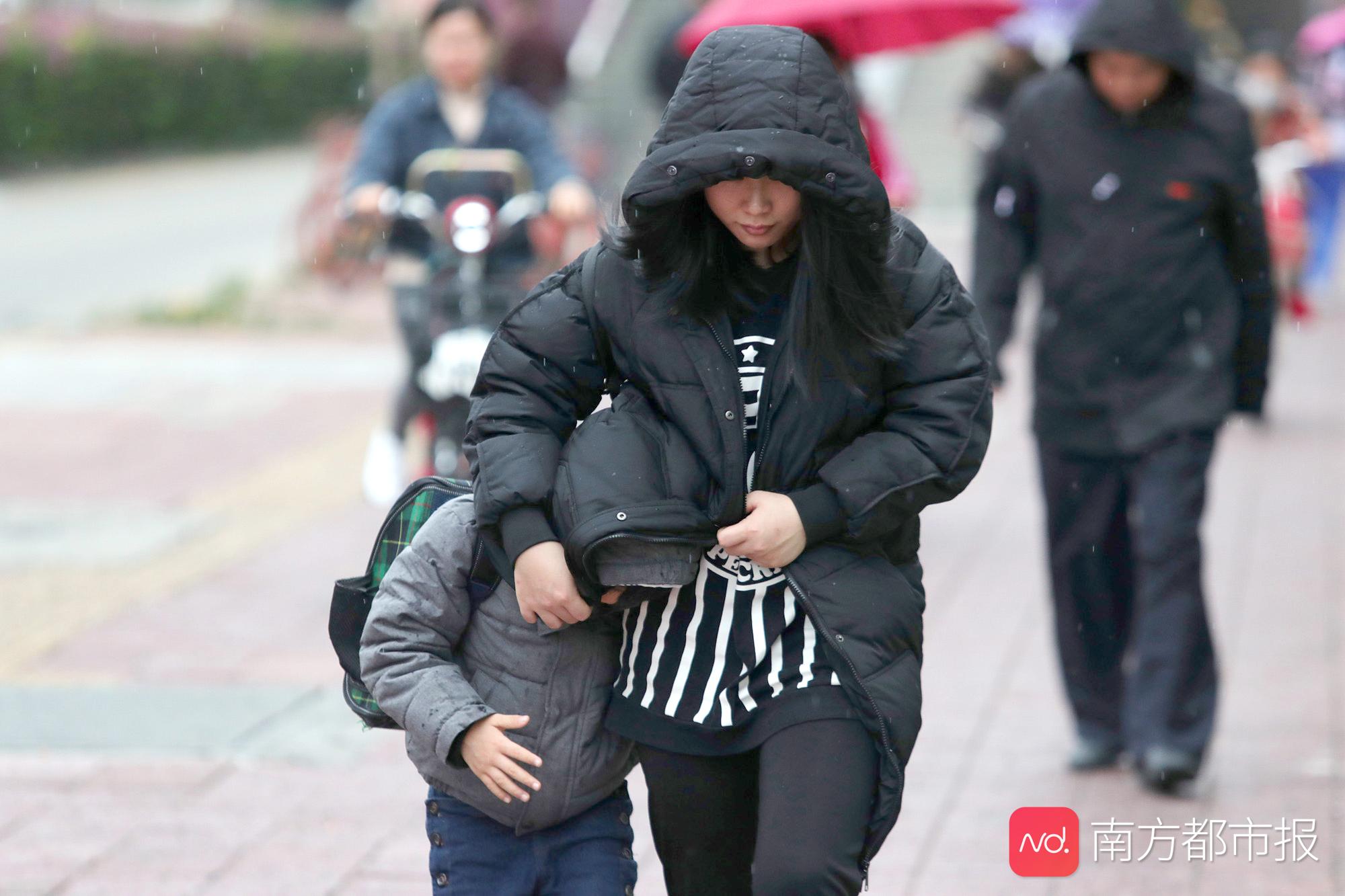 一夜入冬!冷空气携小雨"冻手冻脚",南方人真是瑟瑟发抖