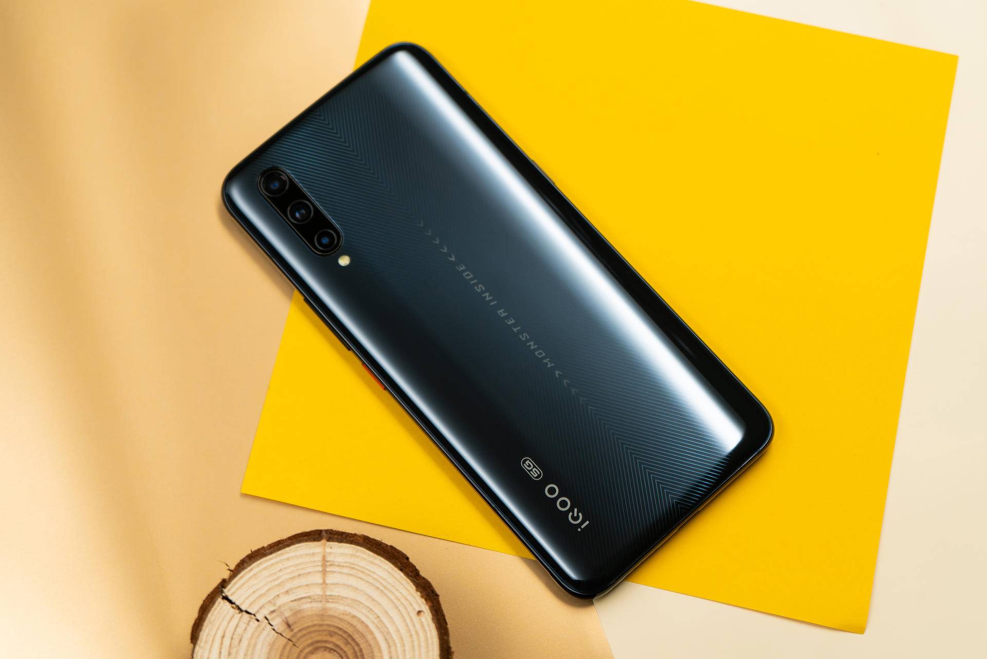 想要体验速度与激情iqoopro5g版带你畅快游戏尽情感受