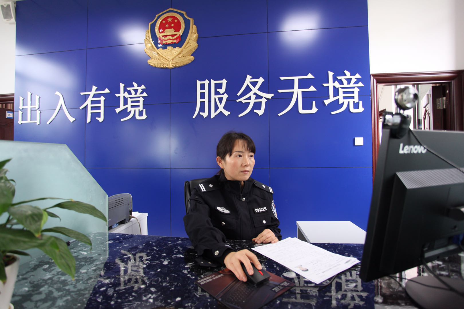 警督,2000年参加公安工作,现任淅川县公安局出入境管理大队副大队长