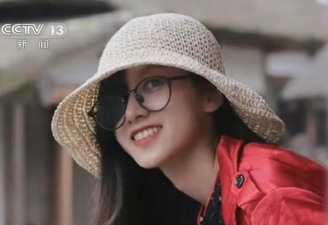 90后女教师陈晓婷单眼也可以很自信