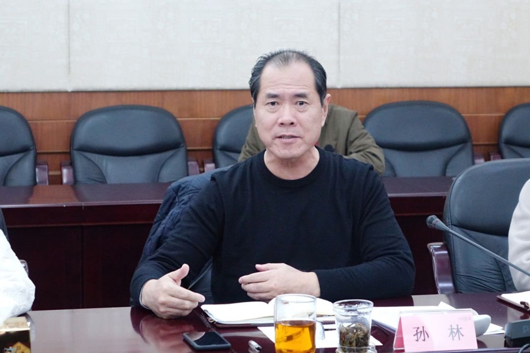 区人大常委会副主任倪学斌前来华漕调研