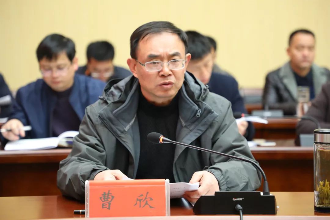 曹欣解读了《德安县脱贫攻坚全面排查整改工作方案》.