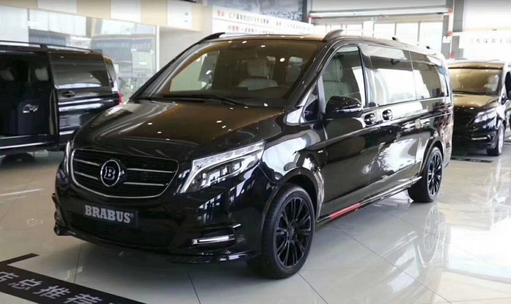 不一样的奔驰v级商务车巴博斯所带来的暴力美学