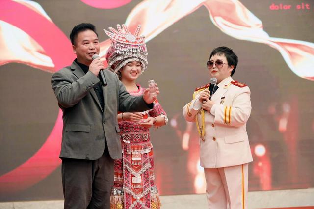 "茅系酱香酒"品鉴会在成都万达瑞华酒店召开_程邦