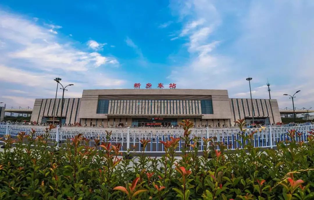 2016年11月底平原路东段全线贯通并通车,标志着大东区建设的大幕恢弘