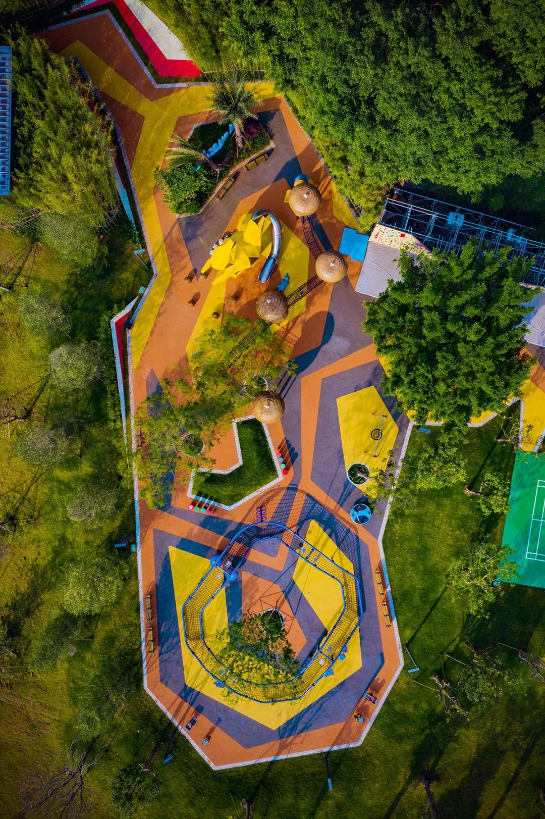 藏在山水间的现代宋式庭院