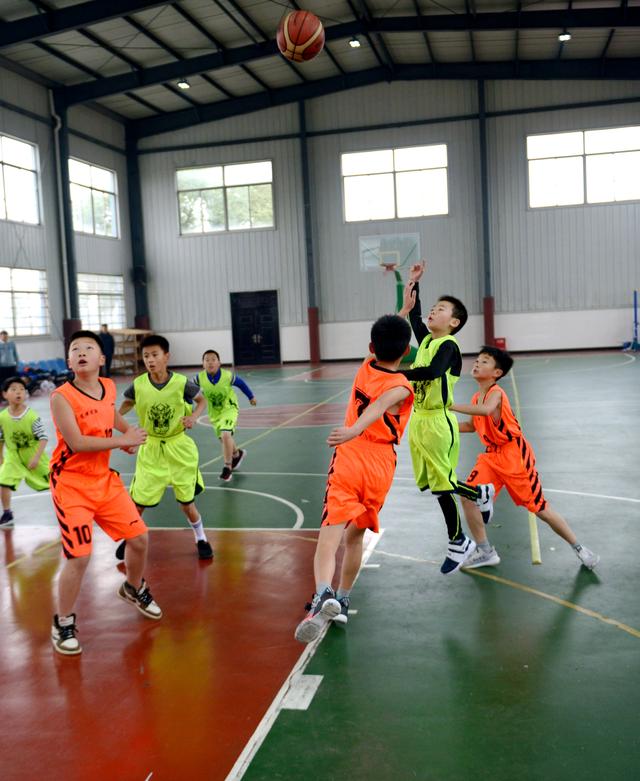西坞中心小学称霸2019年宁波市奉化区小学生篮球四强赛