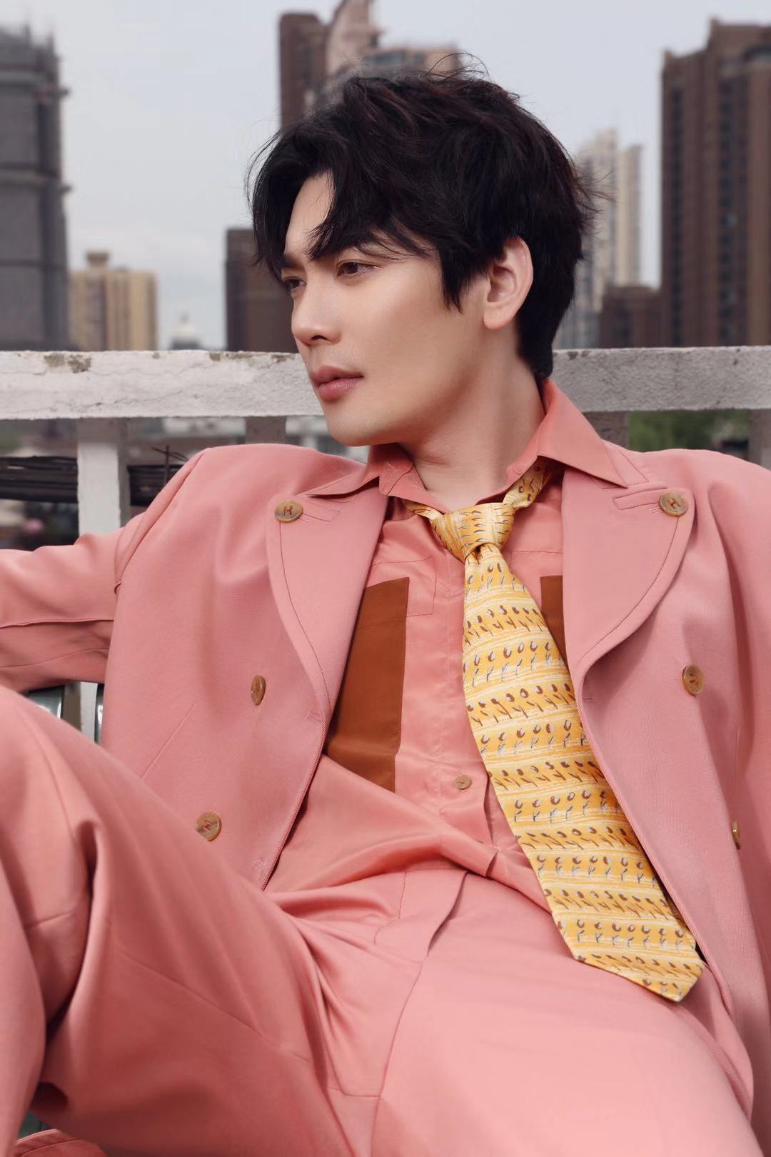 简弘亦献唱《红鲨突击》ost 担任音乐总监承包全剧原声带