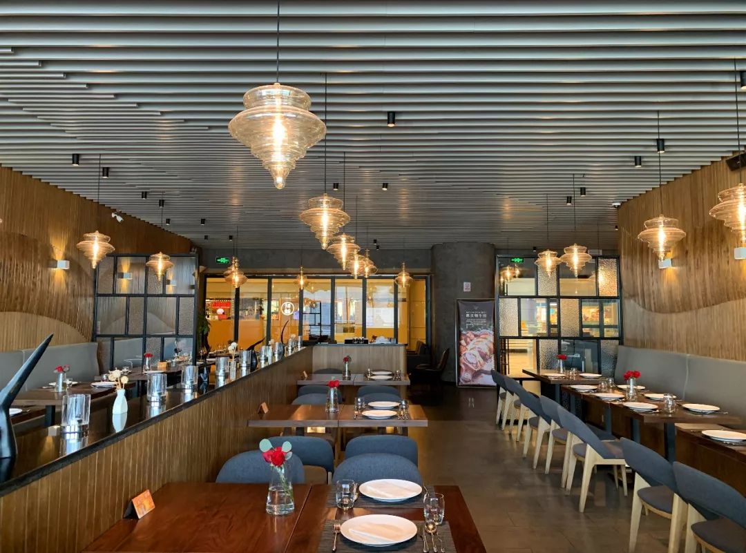 轻奢殿堂级法餐厅138元抢原价344元灰鲸西餐厅套餐勃艮第红酒炖牛肉