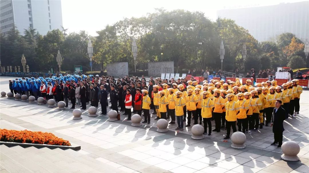 市委网信办副主任魏荣坤,丽水银保监分局党组成员,副局长朱江娅,中国