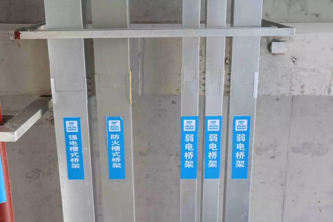 桥架   滑动查看下一张图片 >>通过两图融合及bim综合技术实现电气