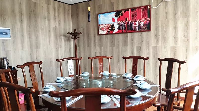 湘味人家东区店开业:2000瓶酱菜免费送!100元吃一个月面!还送