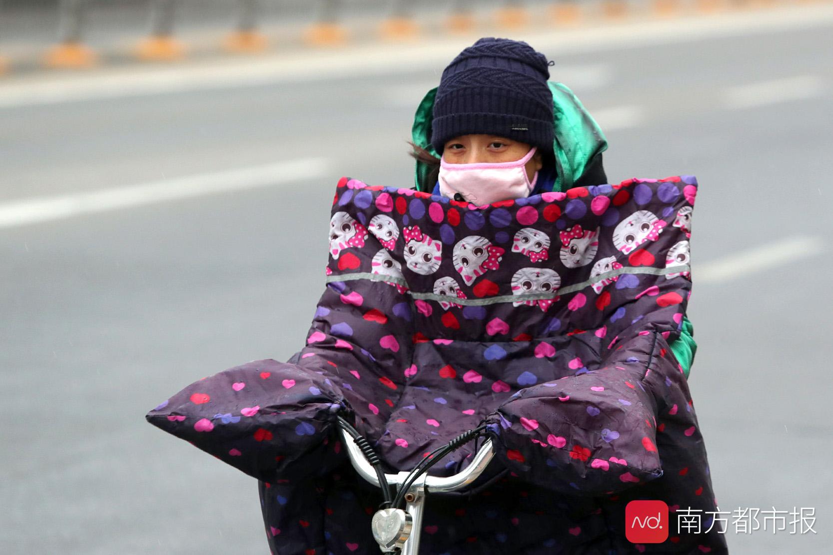 一夜入冬!冷空气携小雨"冻手冻脚",南方人真是瑟瑟发抖