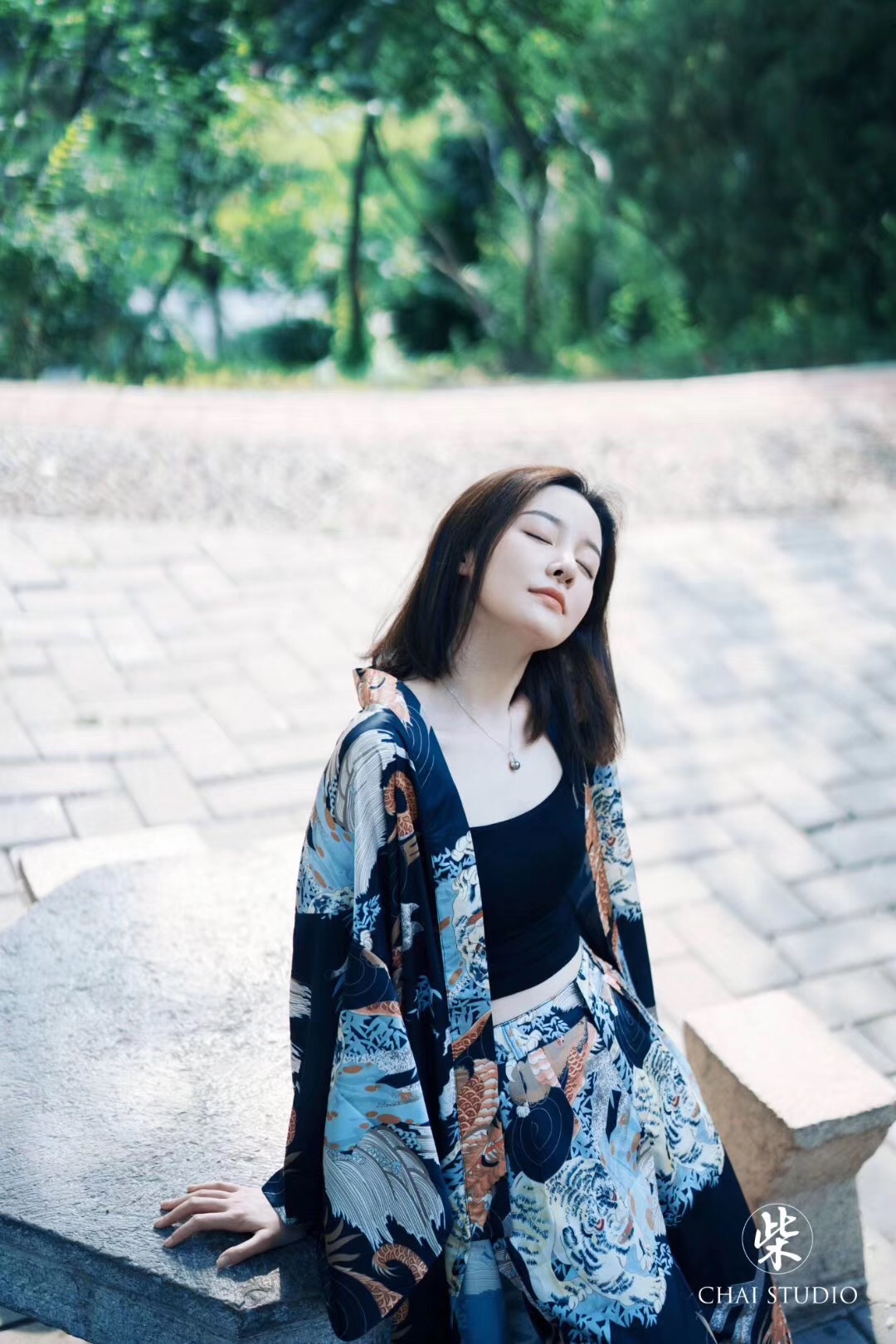 女版深夜食堂老板娘在线营业崔心心新剧大胆挑战反差魅力