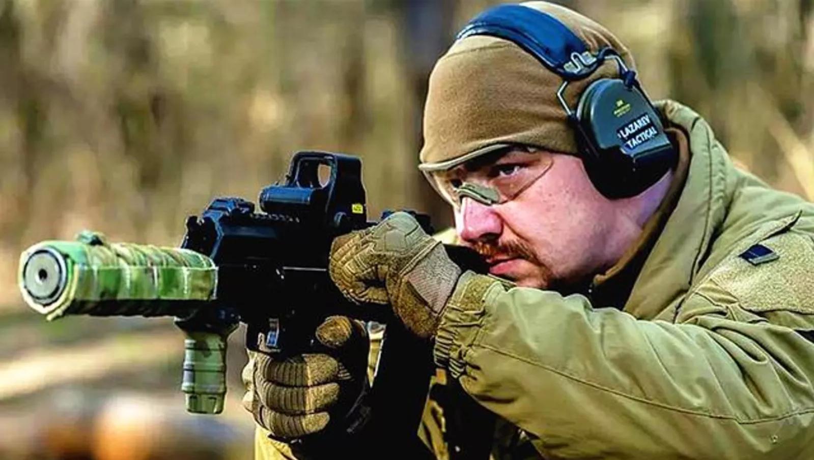 "新版"ak-105突击步枪,与"老版"外形大相径庭,征服特种士兵