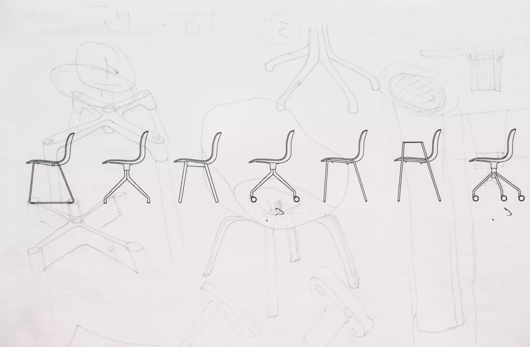 7414 座椅轮廓的弧度不仅是设计观感上的流畅度,更是给予了使用者