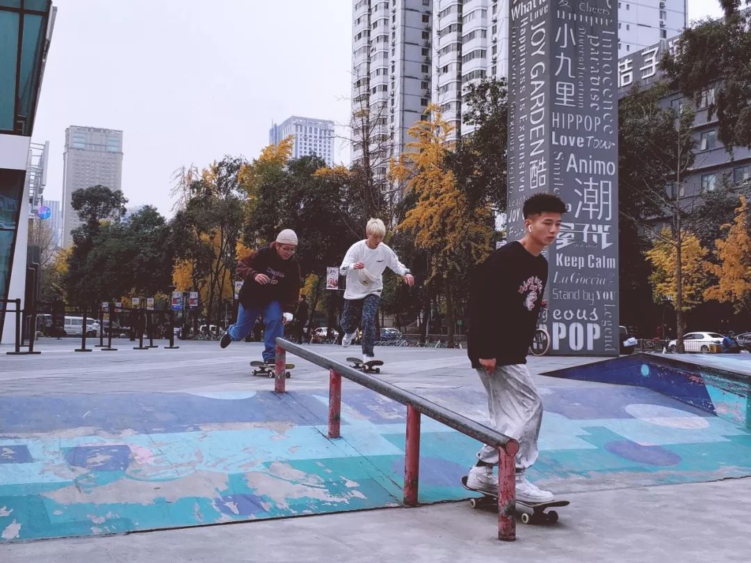 成都滑板少年你们真帅