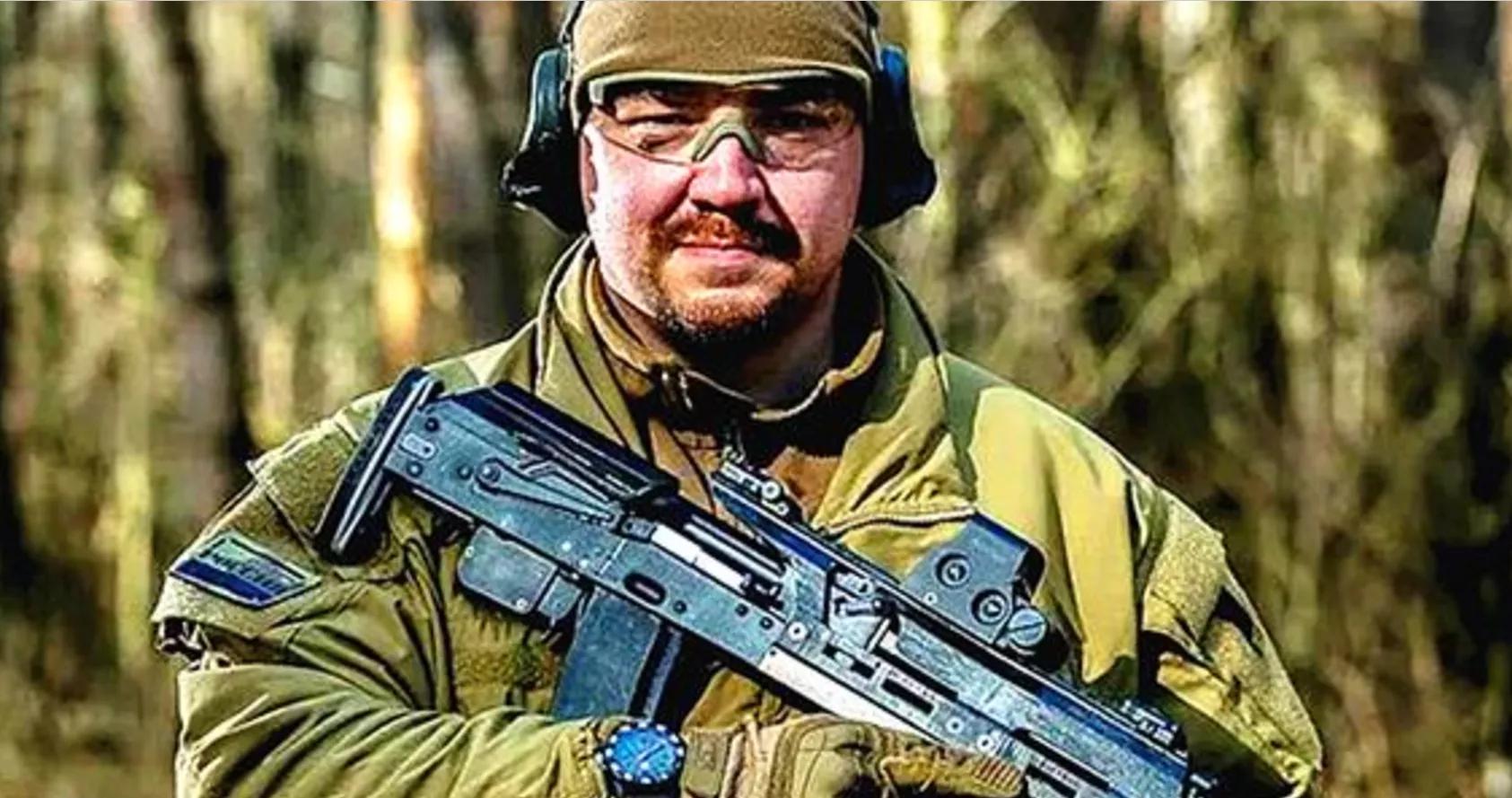 "新版"ak-105突击步枪,与"老版"外形大相径庭,征服特种士兵