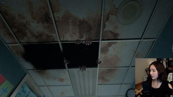 但有一说一,《逃生》系列的缺点也相当明显,除了游戏中各种暴力,血腥