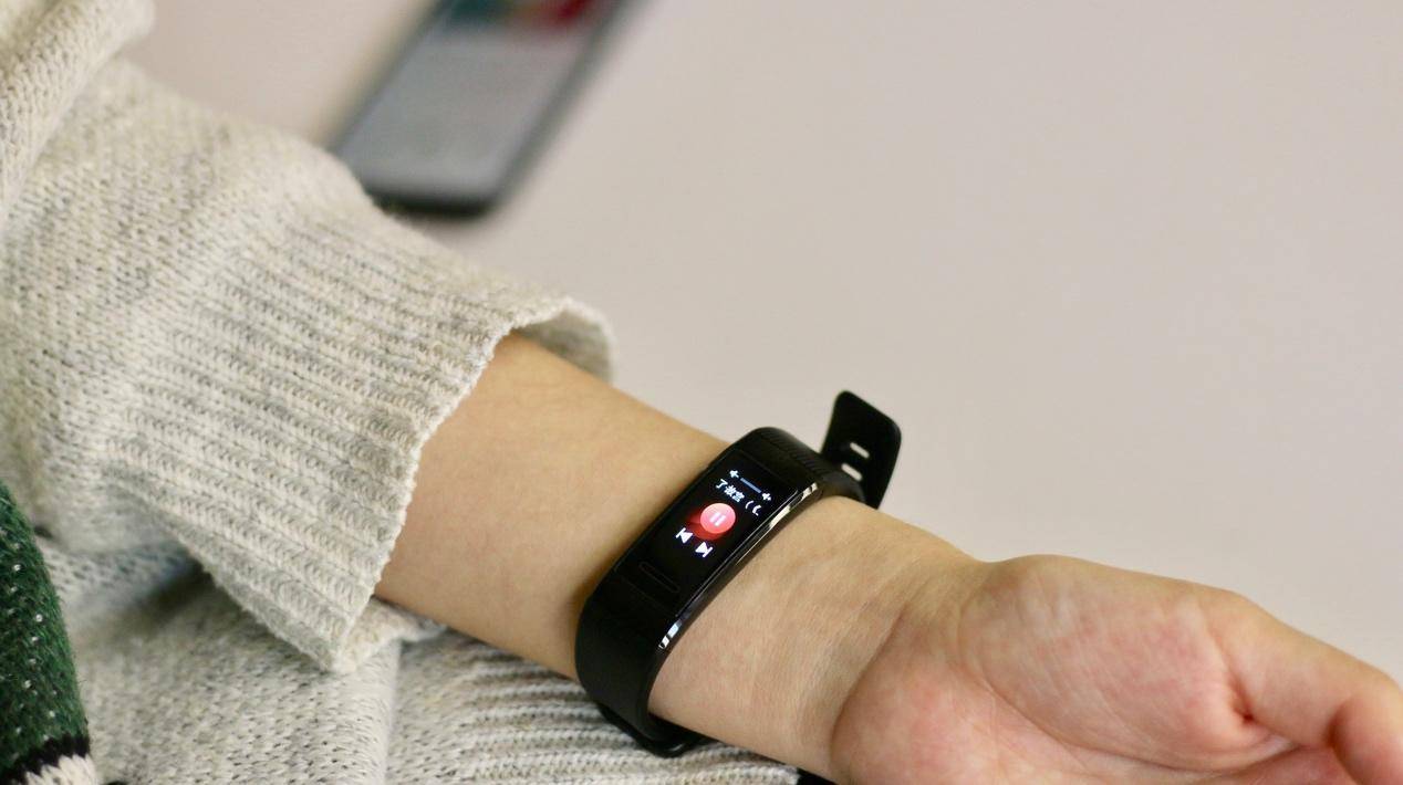 华为手环4pro独立gpsnfc血氧饱和度监测运动健康生活多面手